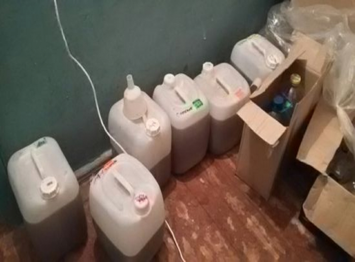 На Сумщине обнаружен подпольный цех по изготовлению алкоголя (+фото)