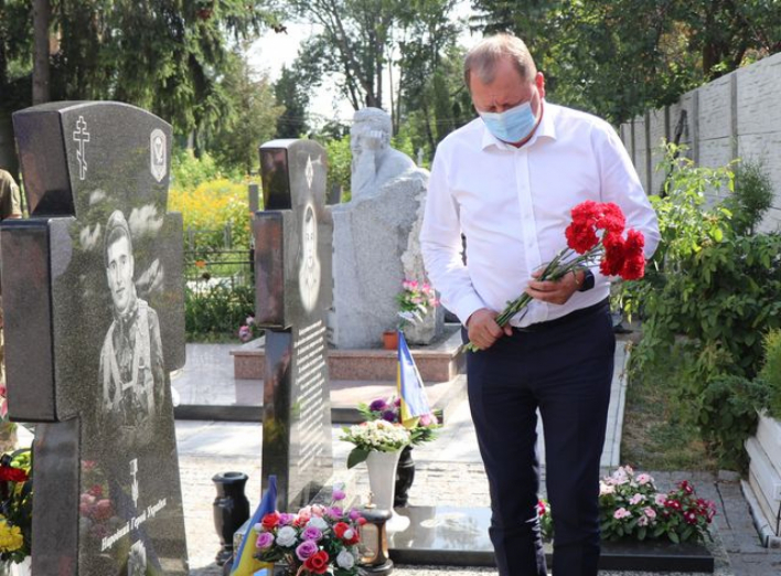 У Сумах вшанували пам’ять загиблого  бійця АТО Максима Савченка фото