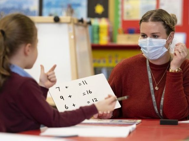 Українцям розповіли, як працюватимуть школи в "червоній" зоні карантину