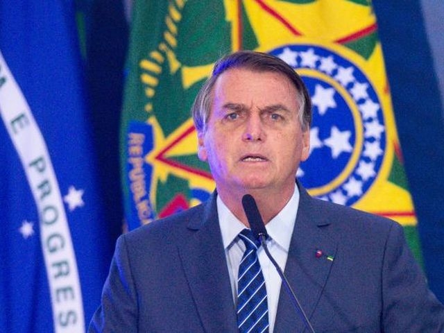Президента Бразилії не пустили на футбольний матч без COVID-щеплення  фото