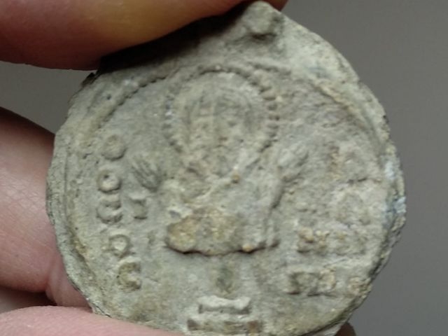 У Софії Київській знайшли унікальну 900-річну печатку 