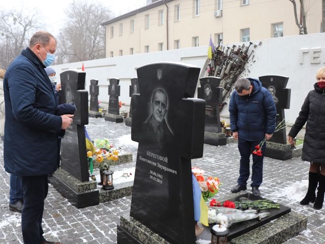 У Сумах вшанували пам’ять захисників України  фото