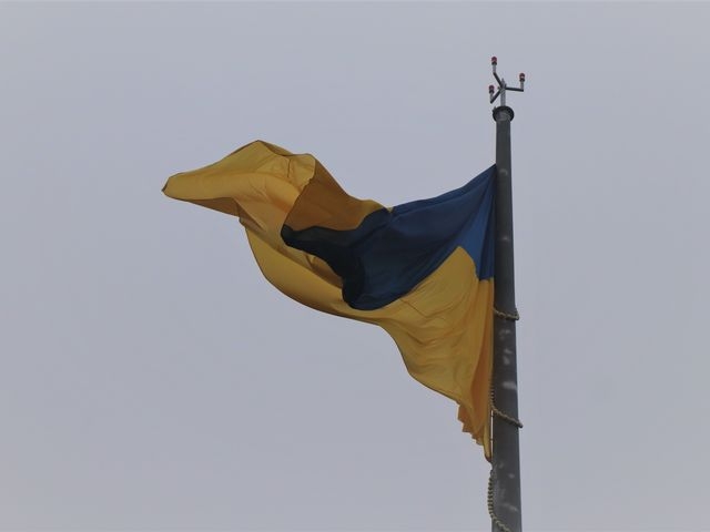 На найвищому флагштоці Сум замінили прапор фото