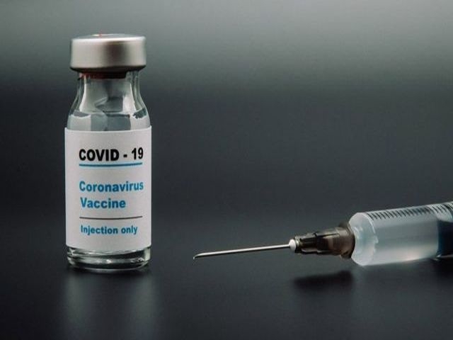 В Україні ввели бустерну дозу проти COVID-19 для всіх вакцинованих