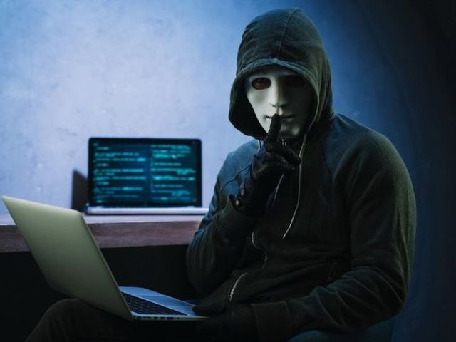Хакери зламали низку сайтів держструктур України