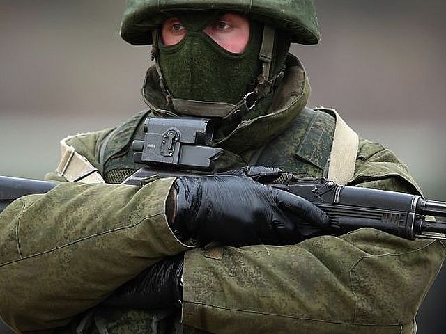 Російські військові перед Черніговом зливають власне пальне фото