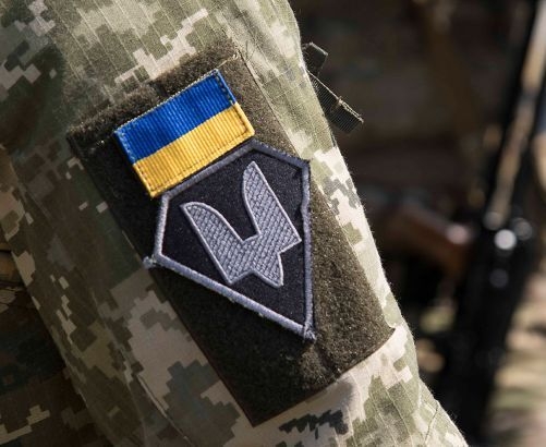 В Україну з США прибула перша партія нової військової допомоги фото