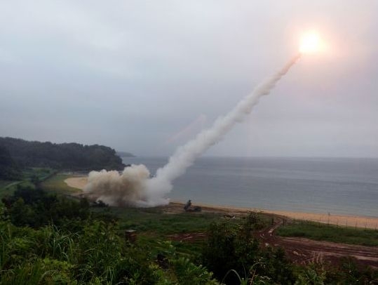 Північна Корея запустила ще одну балістичну ракету фото