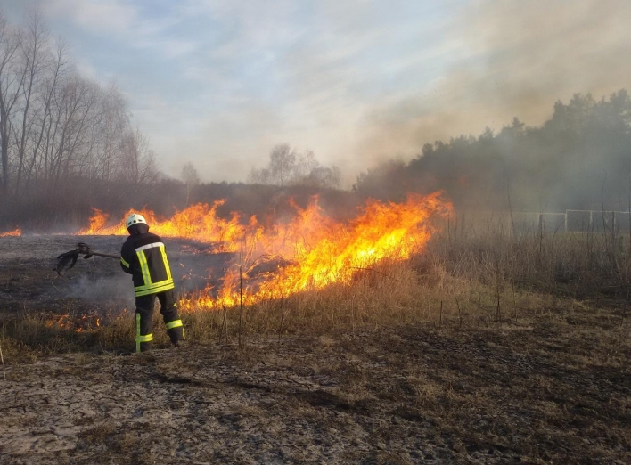 На Сумщині тричі ліквідували загоряння трави фото