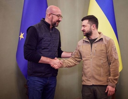 Україна офіційно стала кандидатом у члени ЄС фото