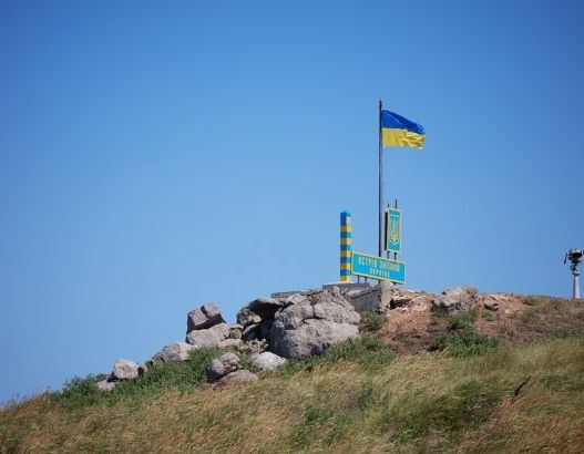 Україна відбила Зміїний. Чому острів стратегічно важливий фото