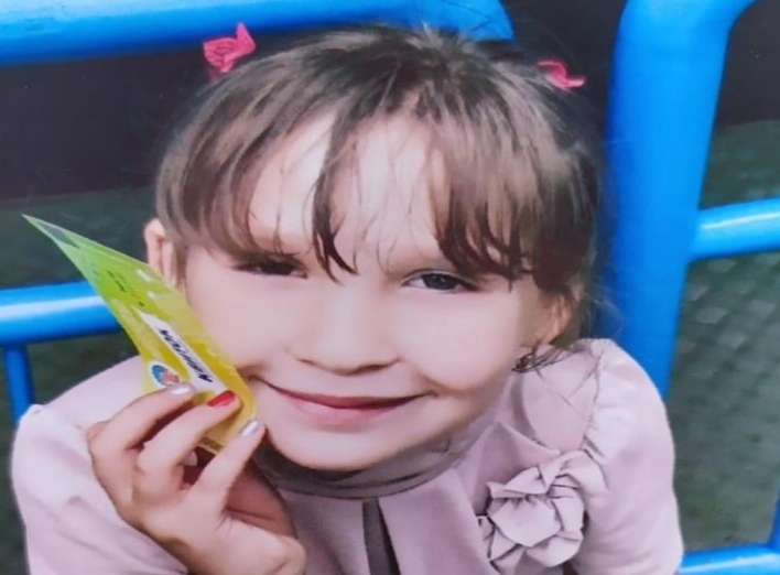 Поліція Сумщини шукає зниклу 8-річну дівчинку фото