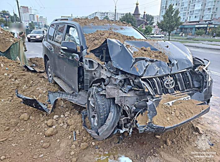 У Сумах п’яний водій протаранив габіон