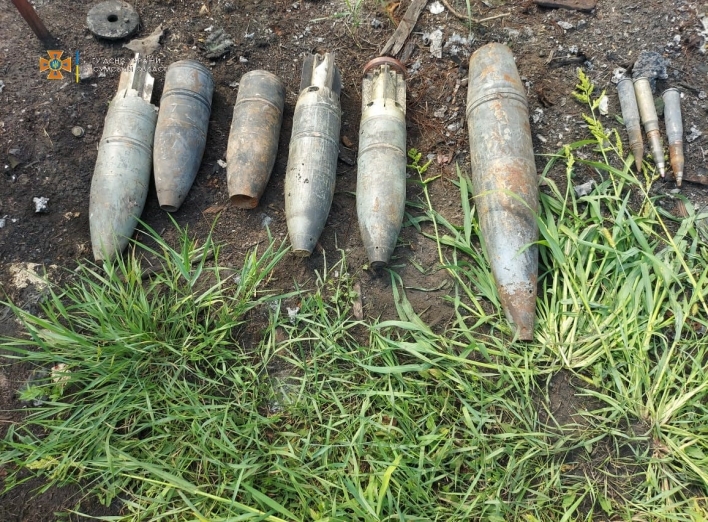 Понад шістдесят вибухонебезпечних предметів виявили на Сумщині фото