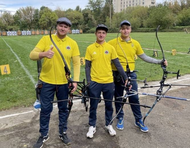 Сумські лучники виграли чемпіонат України у Чернівцях фото