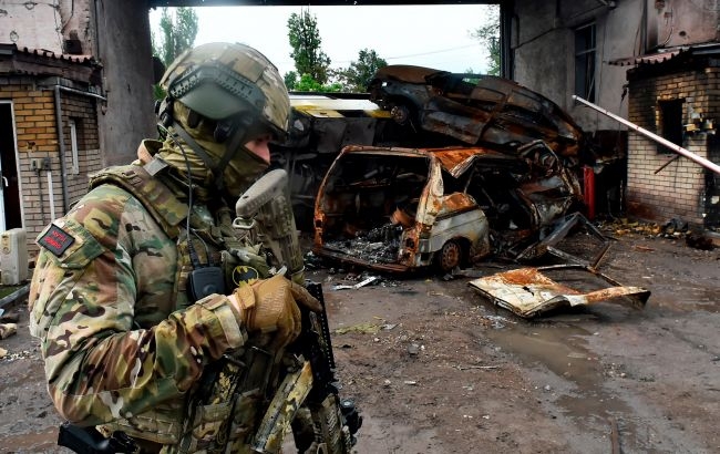 Мінус літак, вертоліт та 320 окупантів