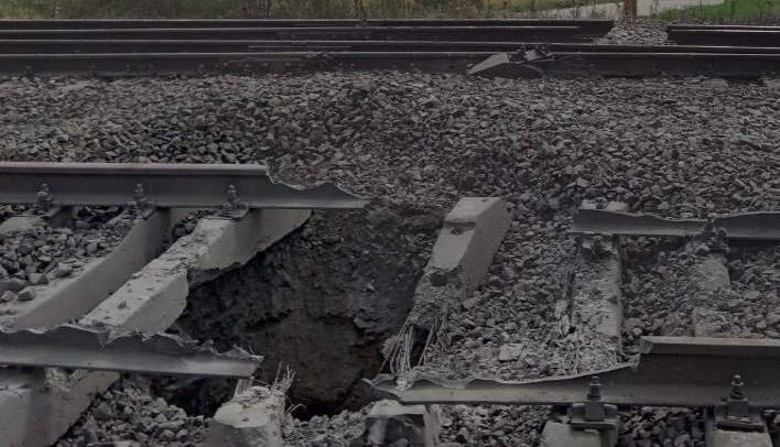 На Сумщині через обстріли пошкоджено залізницю фото