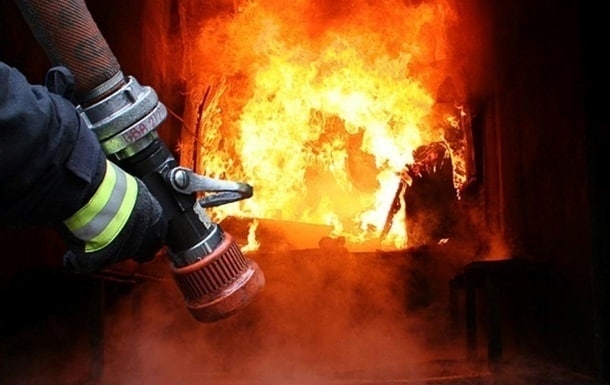 На Охтирщині вогнеборці ліквідували загоряння трактора на полі фото На Охтирщині вогнеборці ліквідували загоряння трактора на полі фото