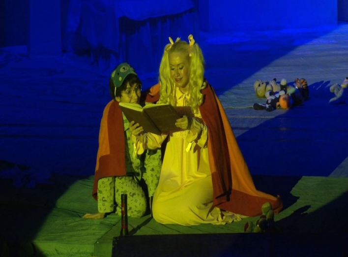 Сумський театр ім. Щепкіна представив новорічну виставу для дітей "Пітер Пен" фото