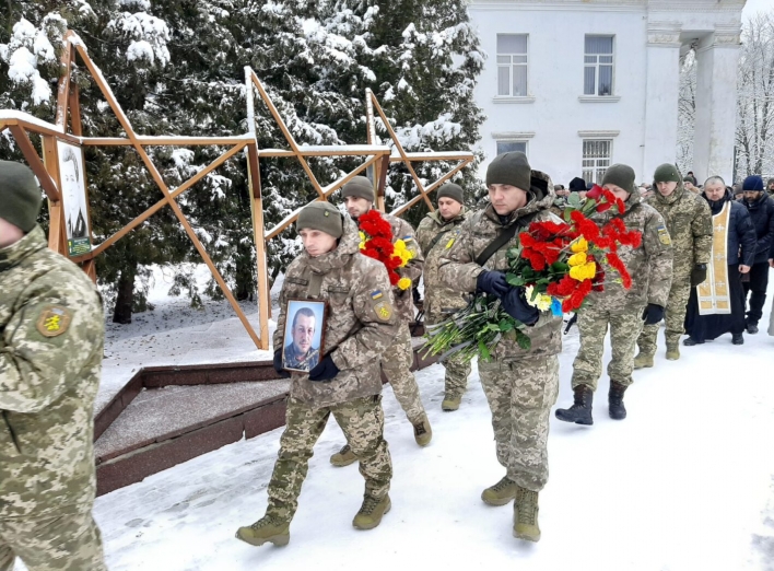 Роменці провели в останню путь захисника України Миколу Соловйова фото Роменці провели в останню путь захисника України Миколу Соловйова фото