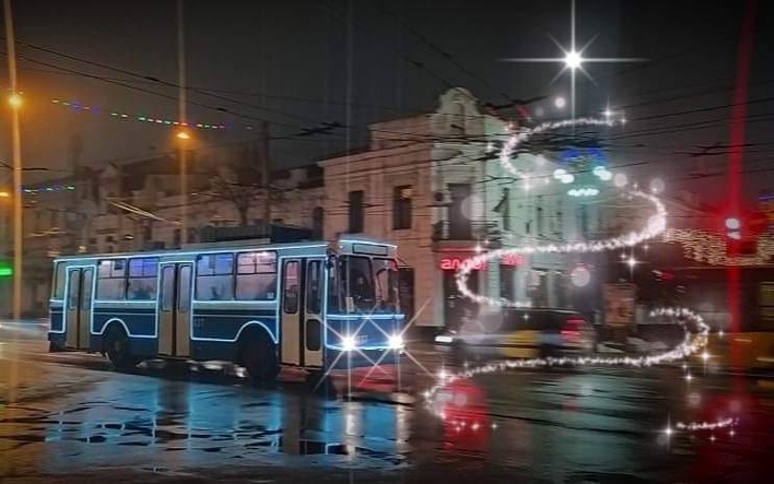 У Сумах два тролейбуси відновлюють рух до кінцевих зупинок фото У Сумах два тролейбуси відновлюють рух до кінцевих зупинок фото