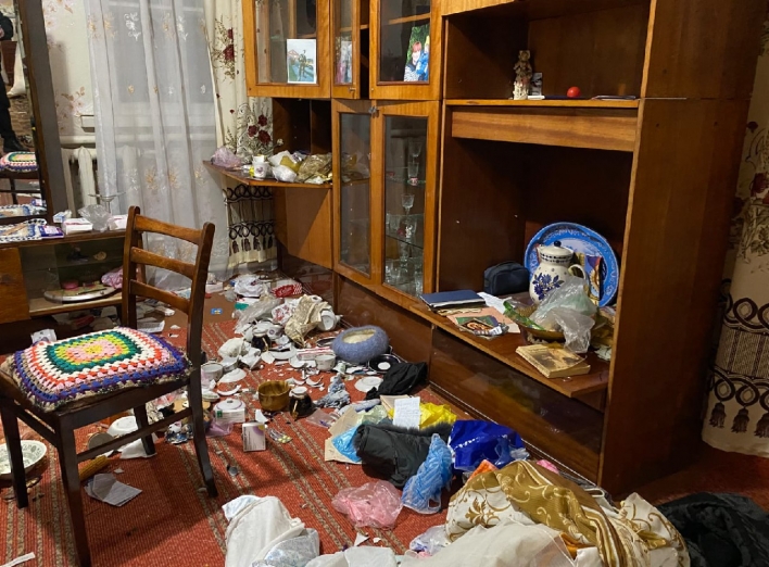 На Сумщині  викрито трьох місцевих,  які вчинили розбійний напад на бабусю  фото