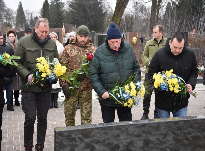 У Сумах вшанували пам’ять захисників Донецького аеропорту фото