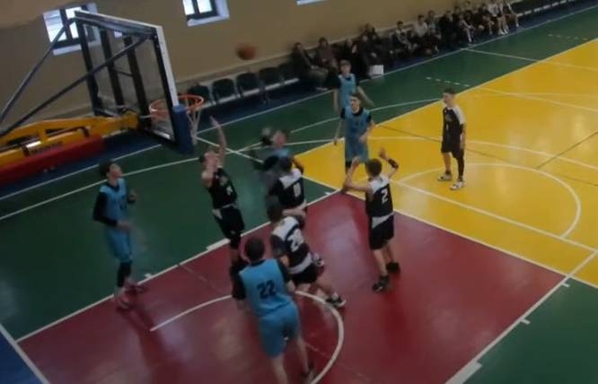 У Сумах розіграли чемпіонат області з баскетболу серед 15-річних фото