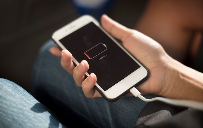 Чи шкодить швидка зарядка батареї вашого телефона: відповідь експерта фото