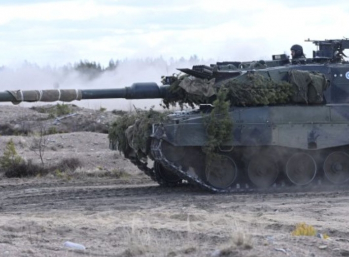 Словаччина та Чехія готові передати Україні танки Leopard фото