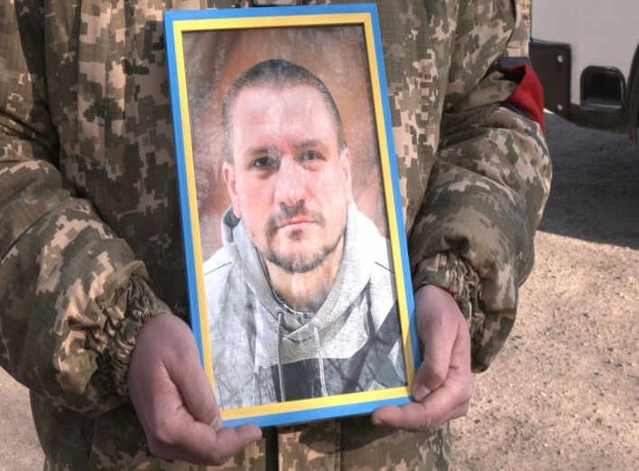 У Сумському районі поховали військового Андрія Покиньчереду фото