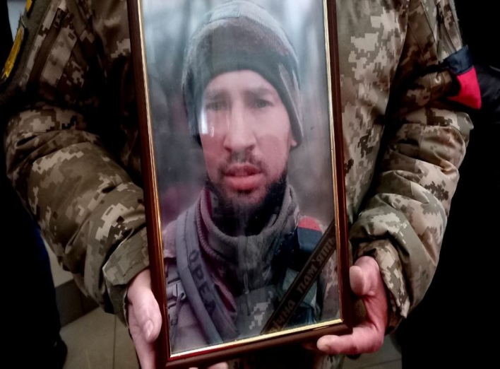 Суми попрощались з 37-річним військовим Віталієм Соколовим фото