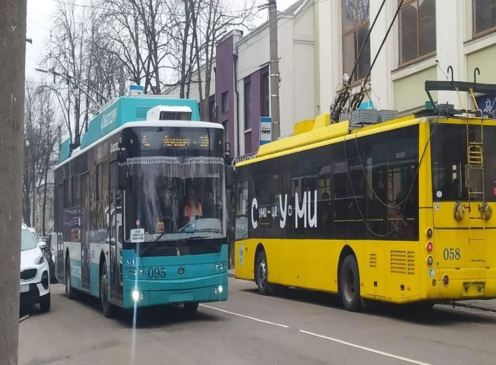 У Сумах додадуть по одному тролейбусу на кількох маршрутах фото