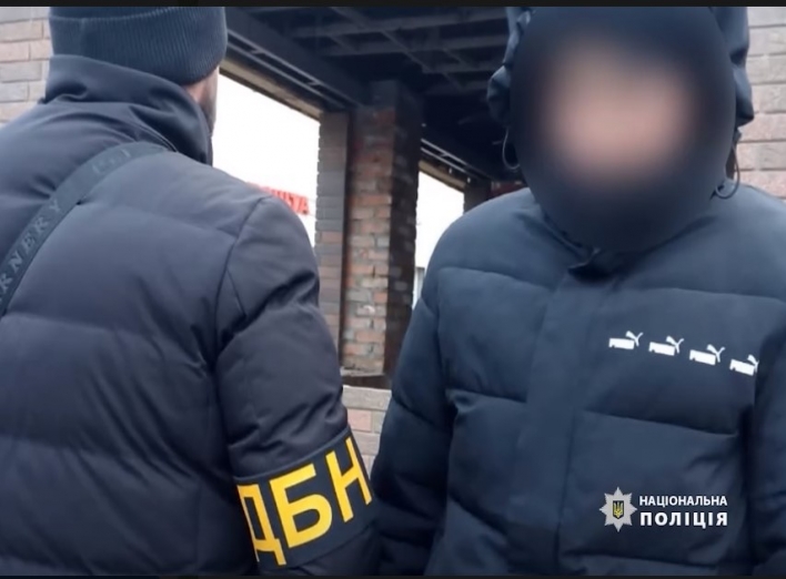 На Сумщині затримали 19-річного наркозакладчика з товаром на 400 тис. грн фото