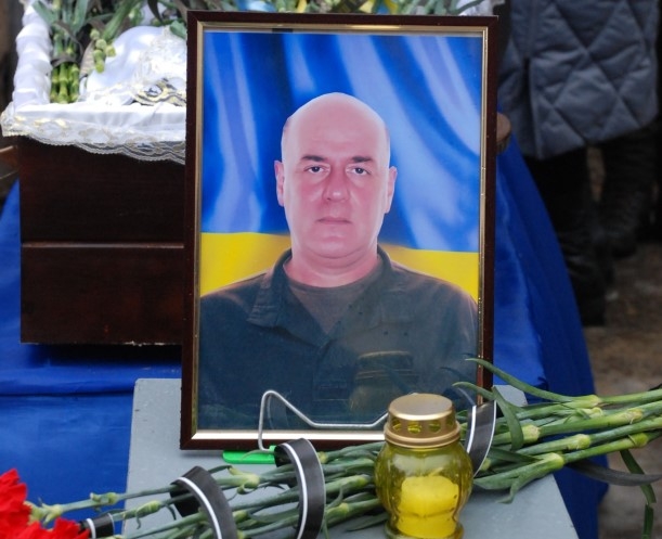 У Шостці провели в останню путь героя-земляка фото У Шостці провели в останню путь героя-земляка фото