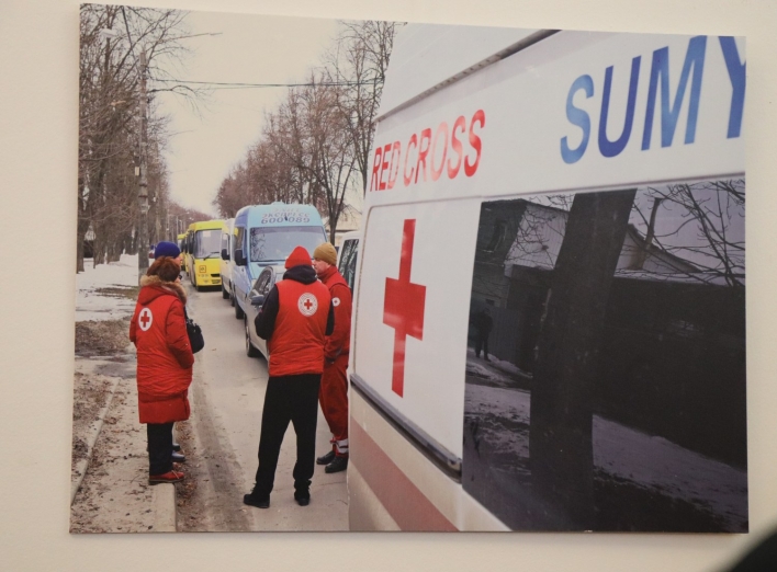 Ми поруч: сумський Червоний Хрест представив однойменну фотовиставку фото