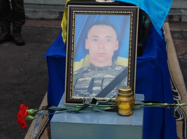 У Шостці провели в останню путь загиблого героя, захисника України фото