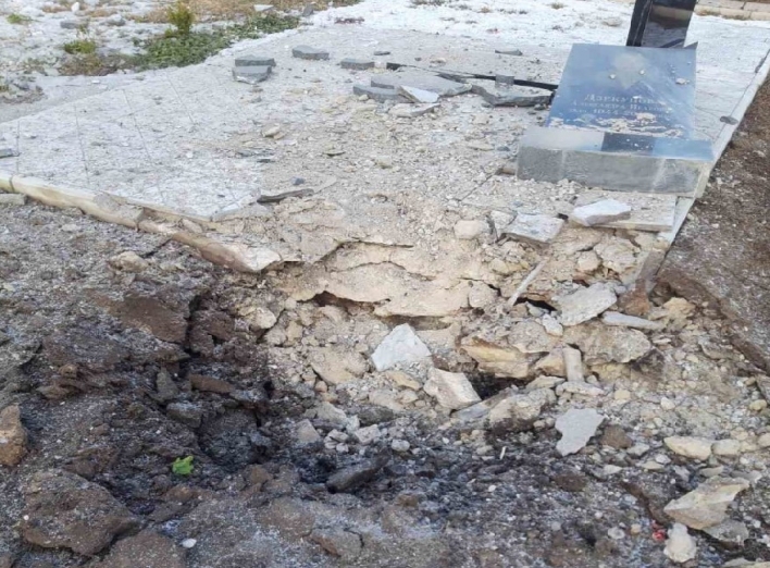 Учора росіяни обстріляли цвинтар у Сумській громаді фото
