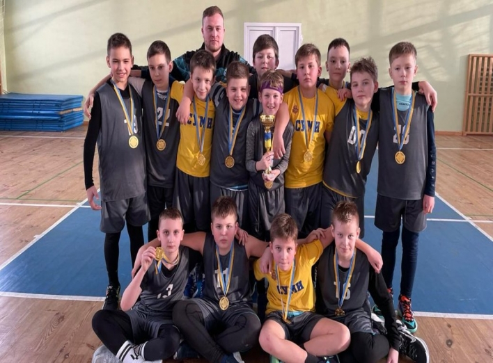 У Сумах відбувся чемпіонат області з баскетболу серед 11-річних фото У Сумах відбувся чемпіонат області з баскетболу серед 11-річних фото