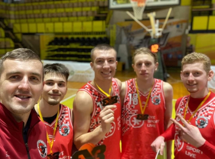 Сумські баскетболісти зі “сріблом” чемпіонату України фото