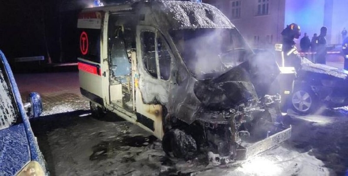 У Польщі підпалили авто швидкої допомоги, призначене для лікарні на Сумщині фото