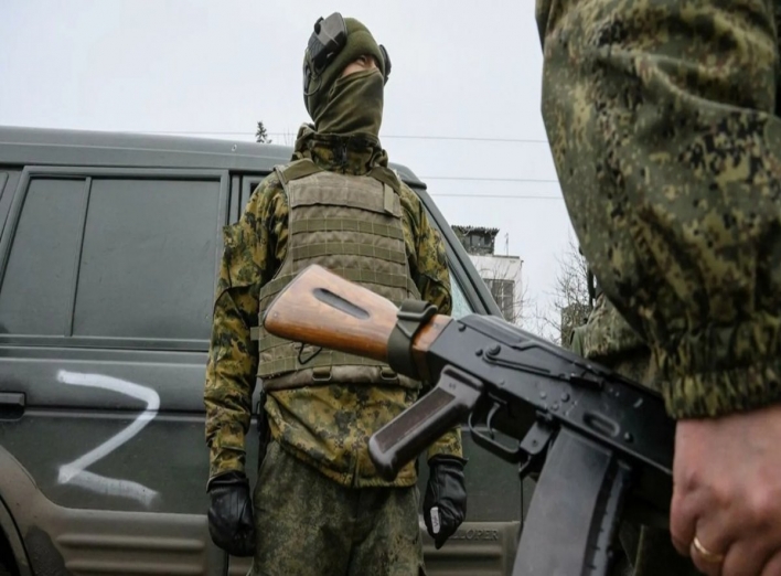 Російського військового підозрюють у пограбуванні цивільних на Сумщині фото Російського військового підозрюють у пограбуванні цивільних на Сумщині фото