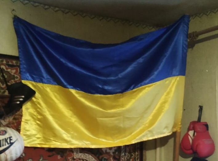 Житель Краснопіллі вкрав прапор з могили загиблого захисника україни фото