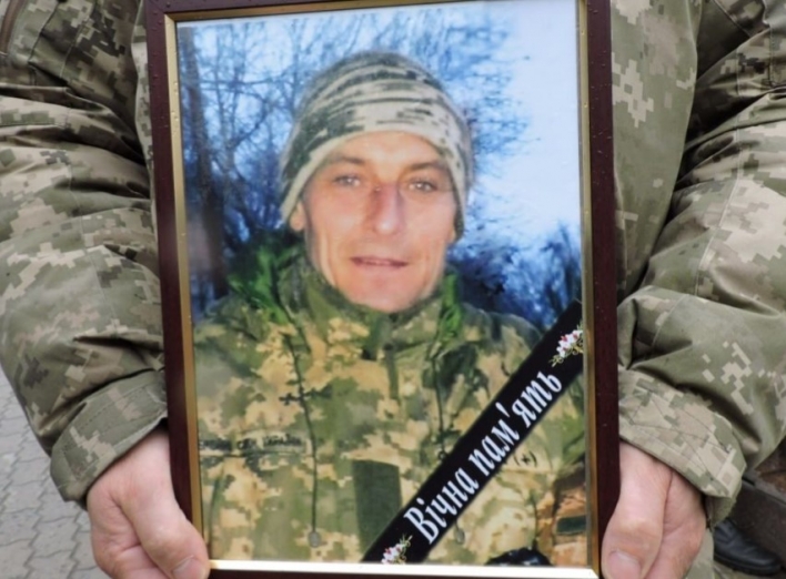 Роменська громада попрощалася з героєм російсько-української війни фото