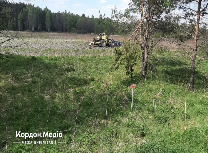 На Сумщині 1 травня на міні підірвався трактор фото