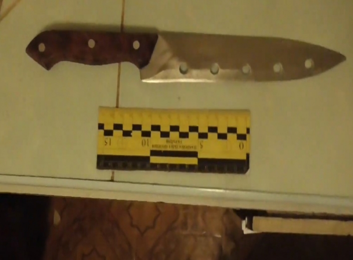 У Шостці конфлікт між сусідами завершився ножовим пораненням фото