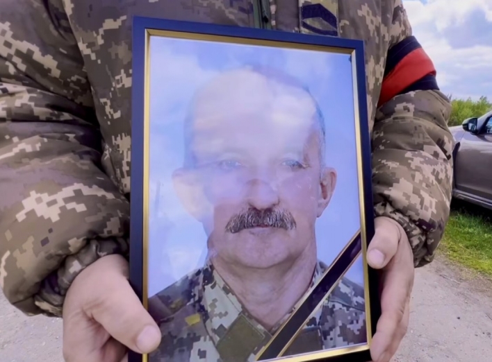 На Путивльщині поховали героя фото