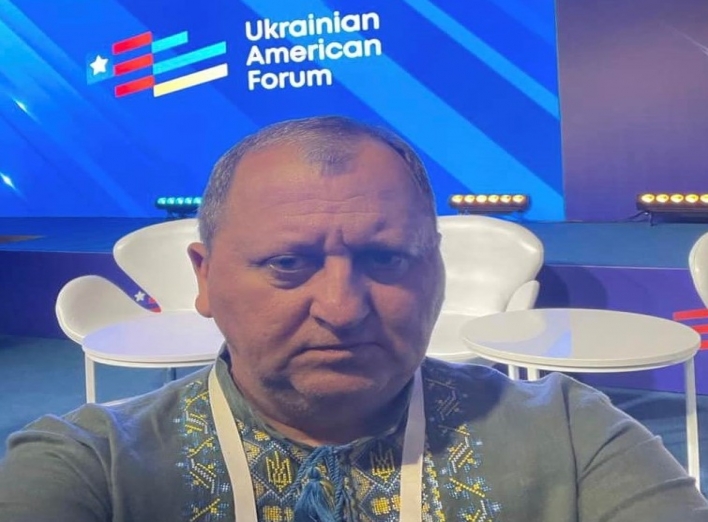 Мер Сум зробив селфі на Українсько-Американському форумі в Києві фото