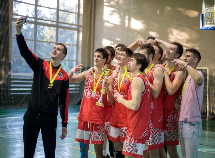Сумські баскетболісти виграли Молодіжну лігу фото