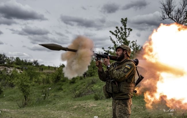 Генштаб про втрати Росії за добу: гелікоптер, 480 окупантів та 40 артсистем